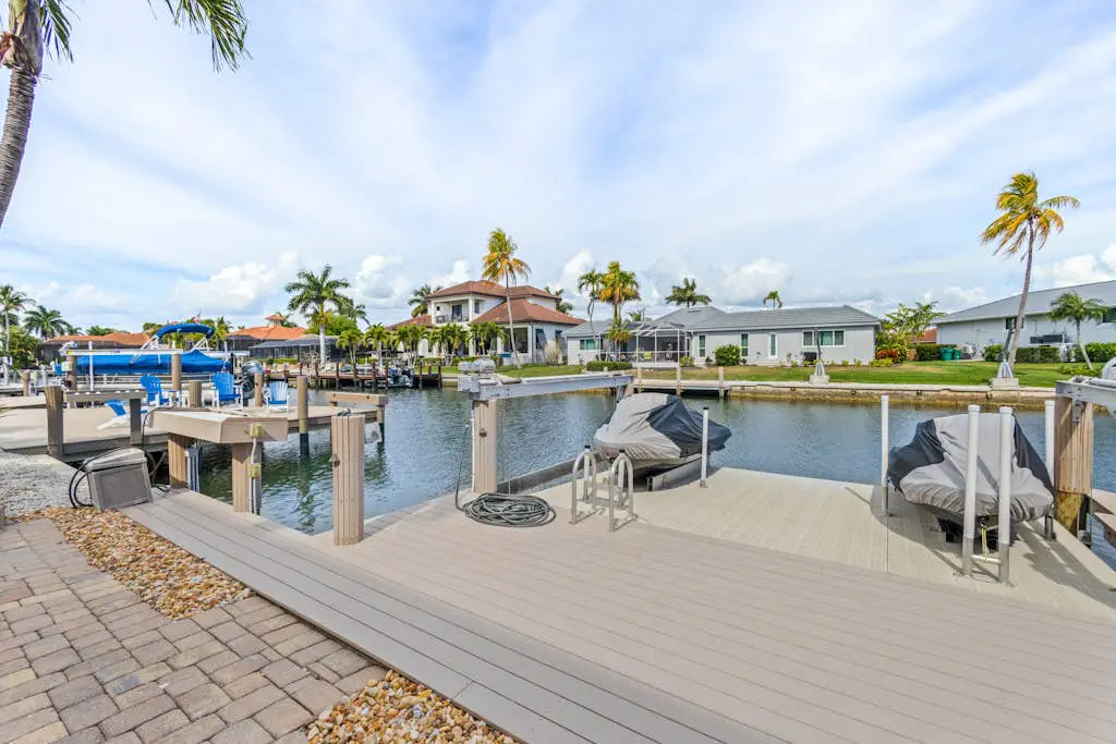 Sweet Waterfront Retreat