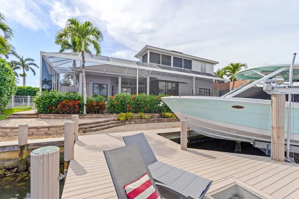 Sweet Waterfront Retreat