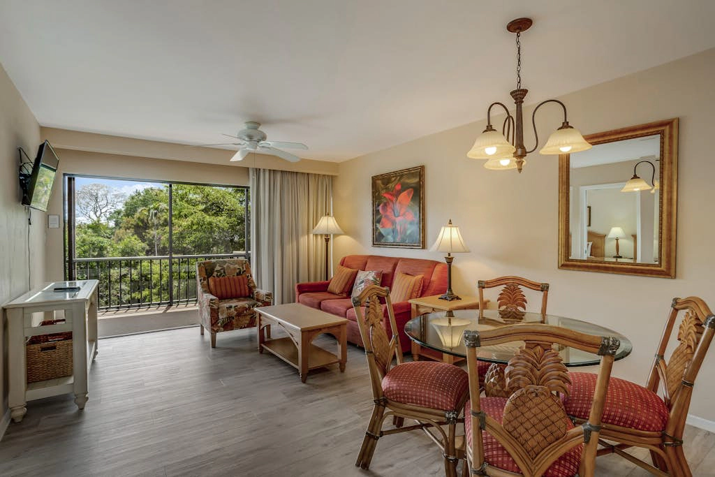 Fabulous Park Shore Condo