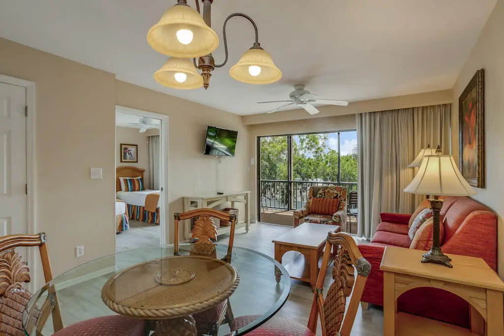 Fabulous Park Shore Condo