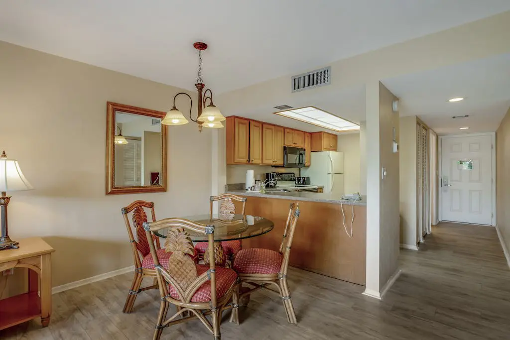 Fabulous Park Shore Condo