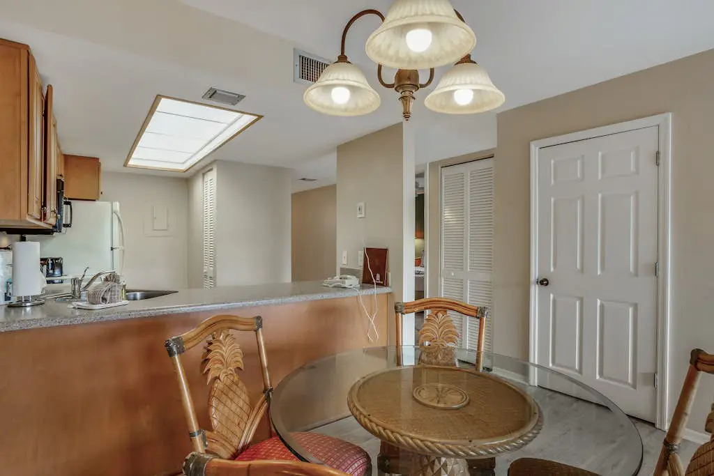 Fabulous Park Shore Condo