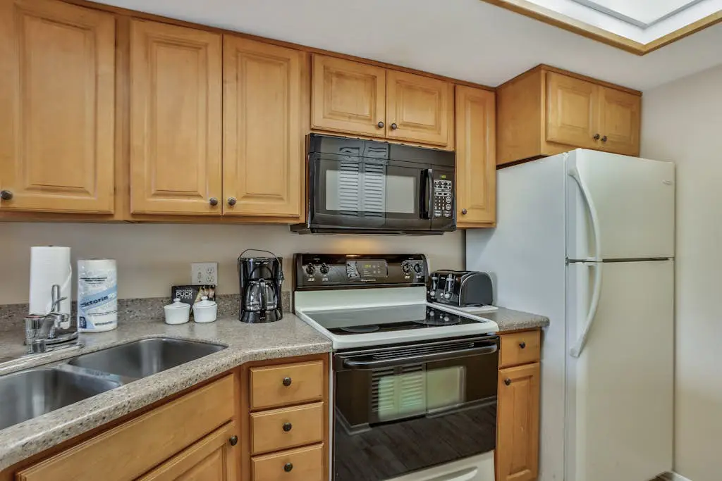 Fabulous Park Shore Condo