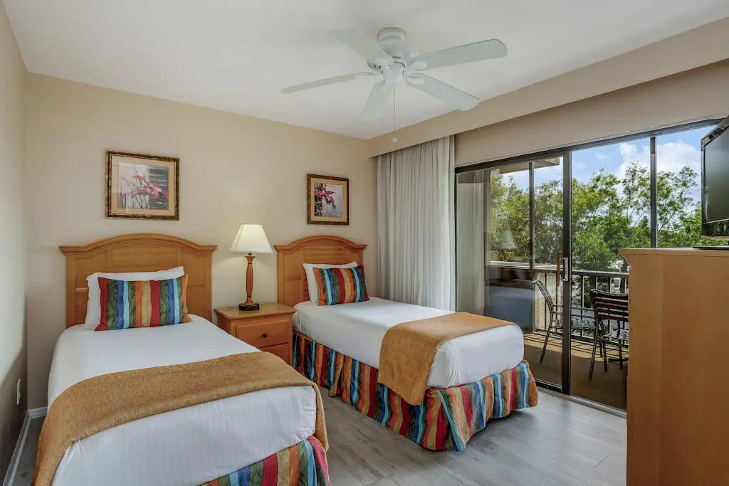 Fabulous Park Shore Condo