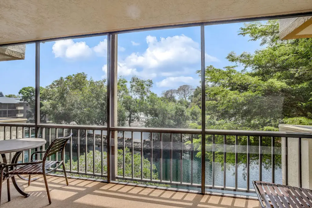 Fabulous Park Shore Condo