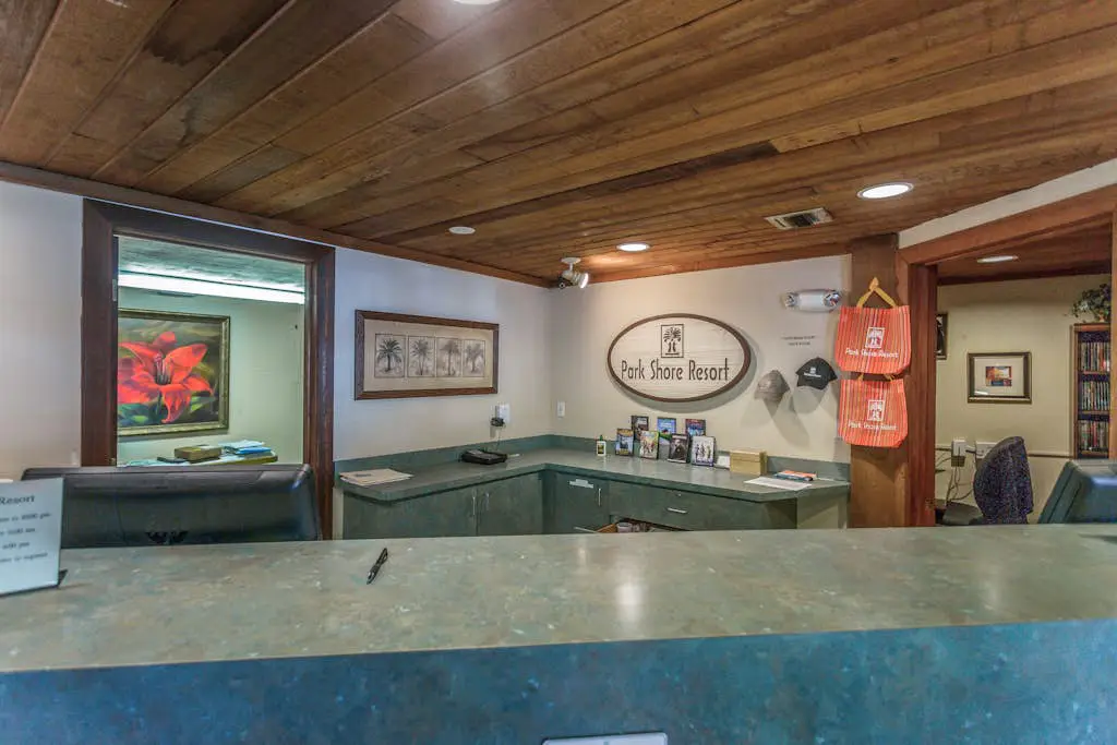 Fabulous Park Shore Condo