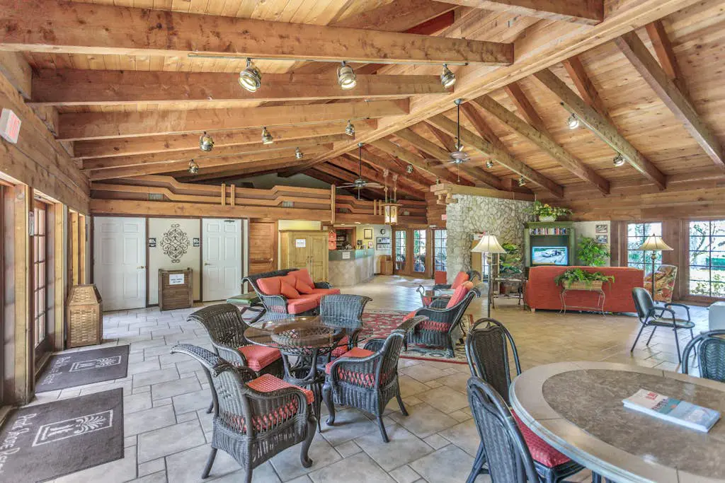 Fabulous Park Shore Condo