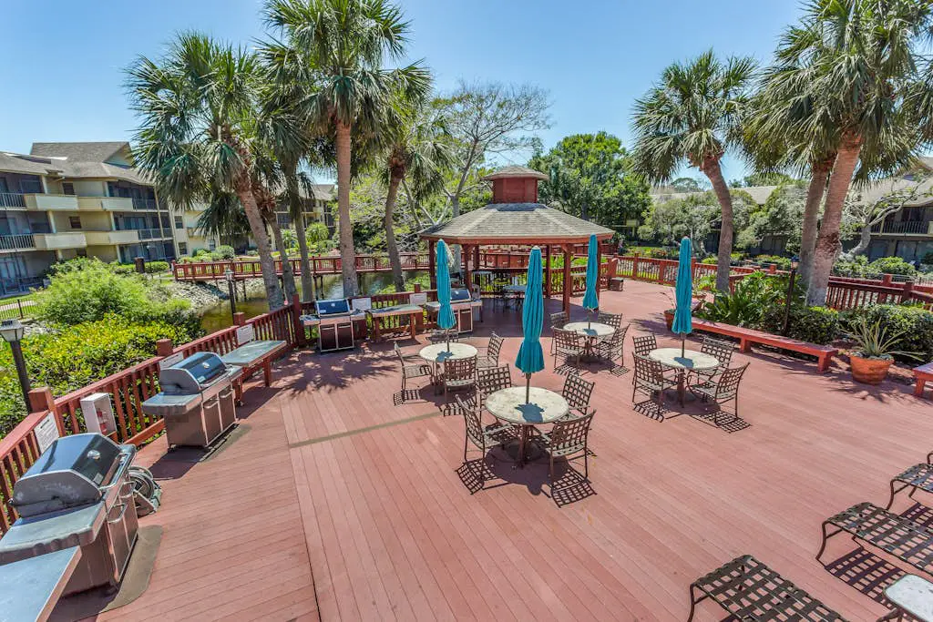 Fabulous Park Shore Condo