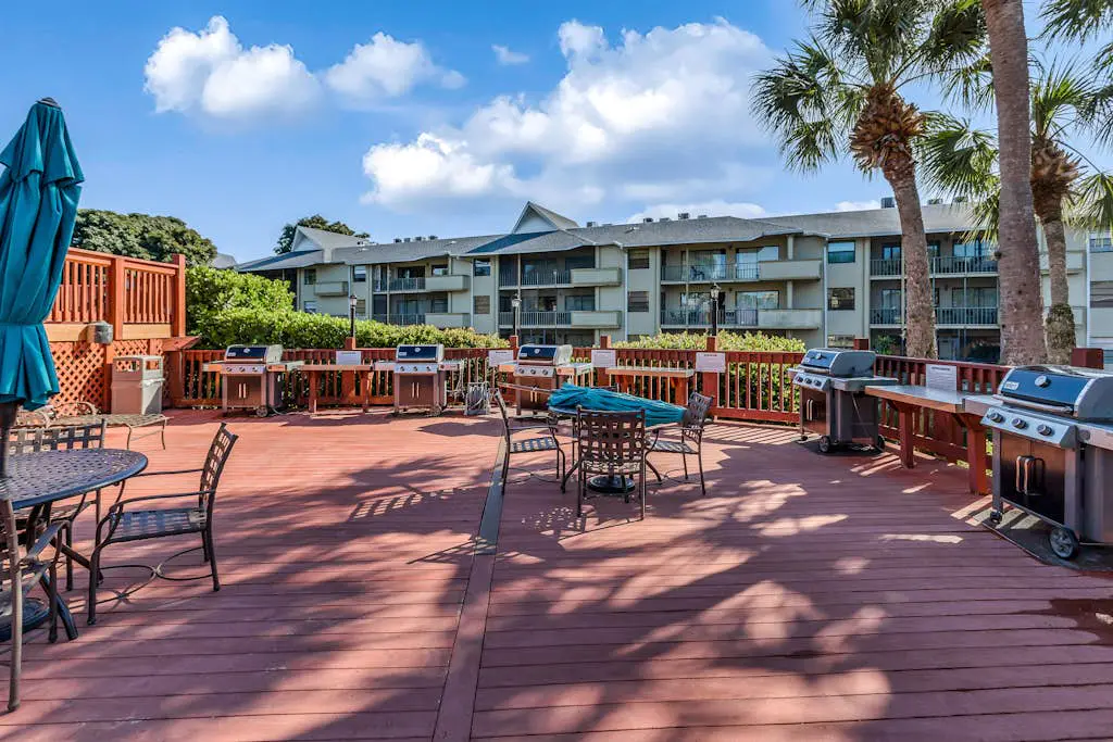 Fabulous Park Shore Condo