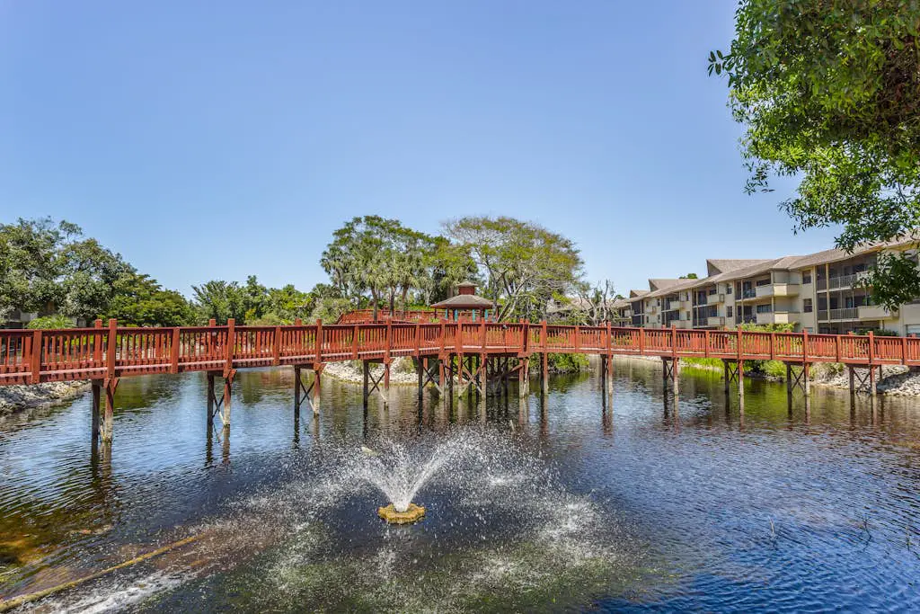 Fabulous Park Shore Condo