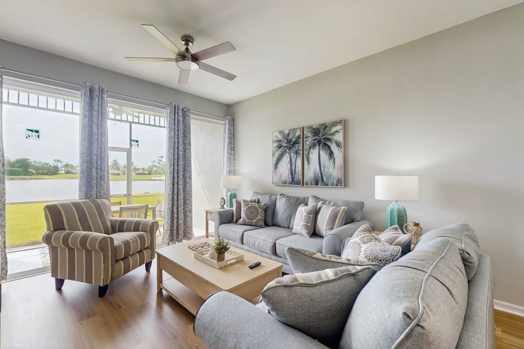 Family-friendly lakefront condo w/heated pool, hot tub, gym