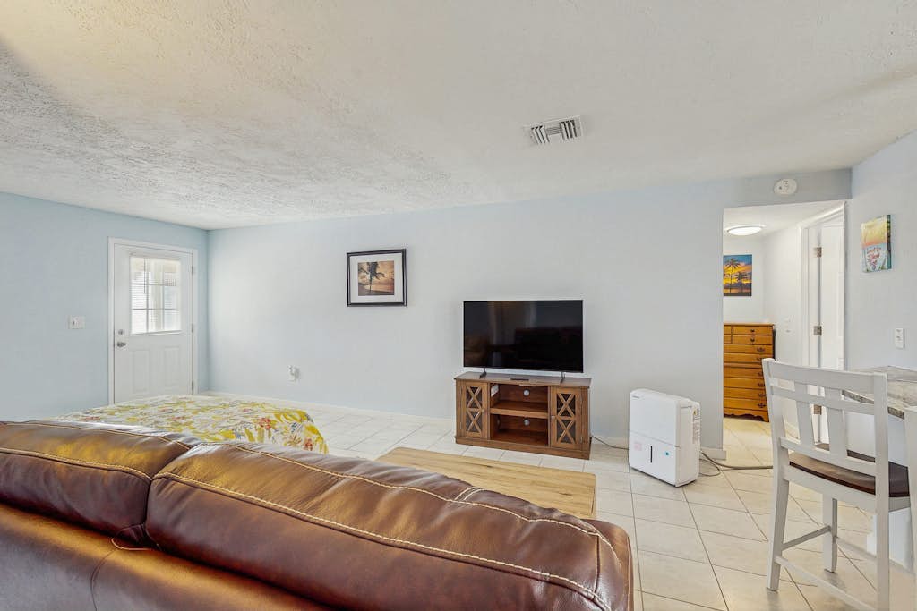 Dog-Friendly Quadruplex w/Snowbird Discounts and Private Beach Access