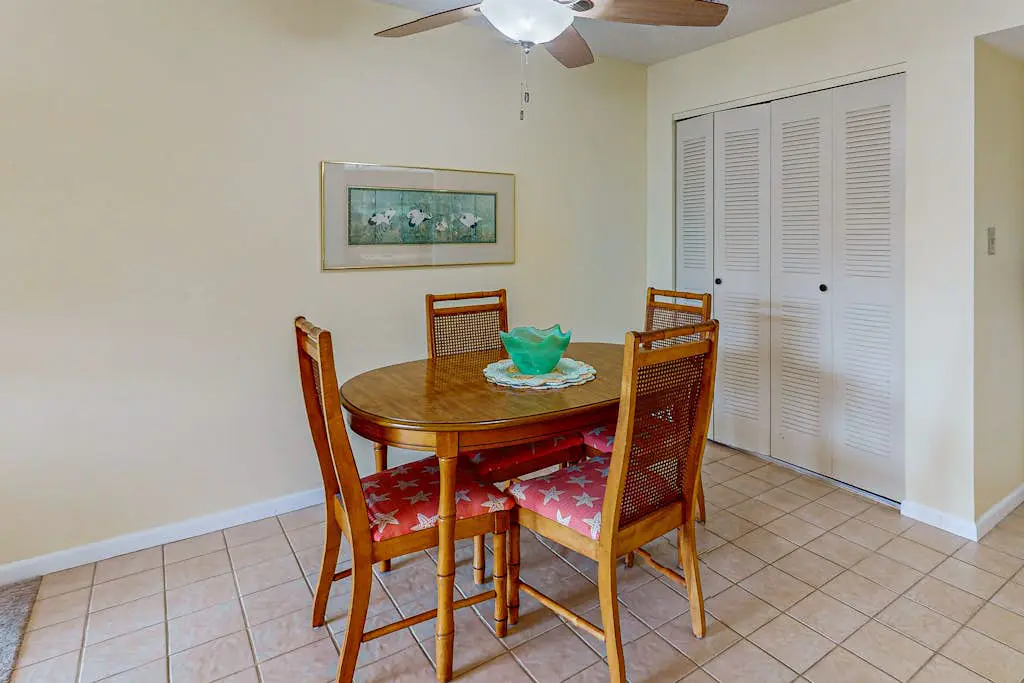 Seaview Court