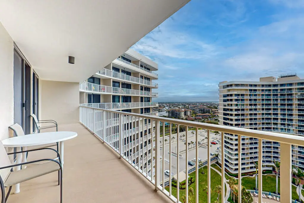 Seaview Court