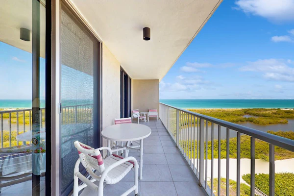 Waterview condo with shared pool, pickleball, and WIFI