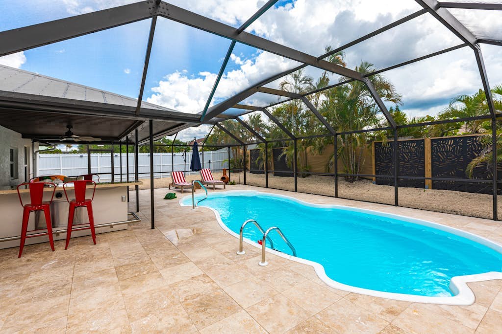 Exquisite home with private pool, washer & dryer, and internet