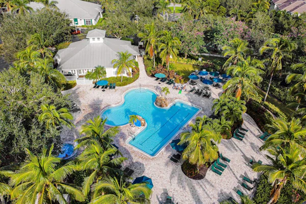 Water view condo w/ access to community amenities, wifi, & outdoor private patio