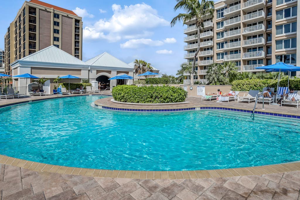 Renovated Gulf-front condo with a pool, a hot tub, & central AC