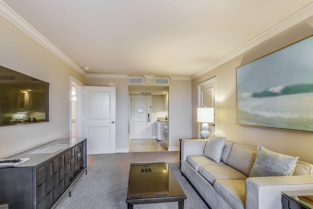 Renovated Gulf-front condo with a pool, a hot tub, & central AC