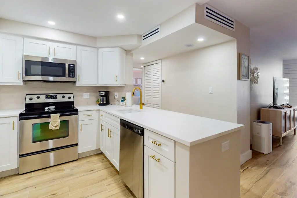 Fully Renovated - Seaview Suite