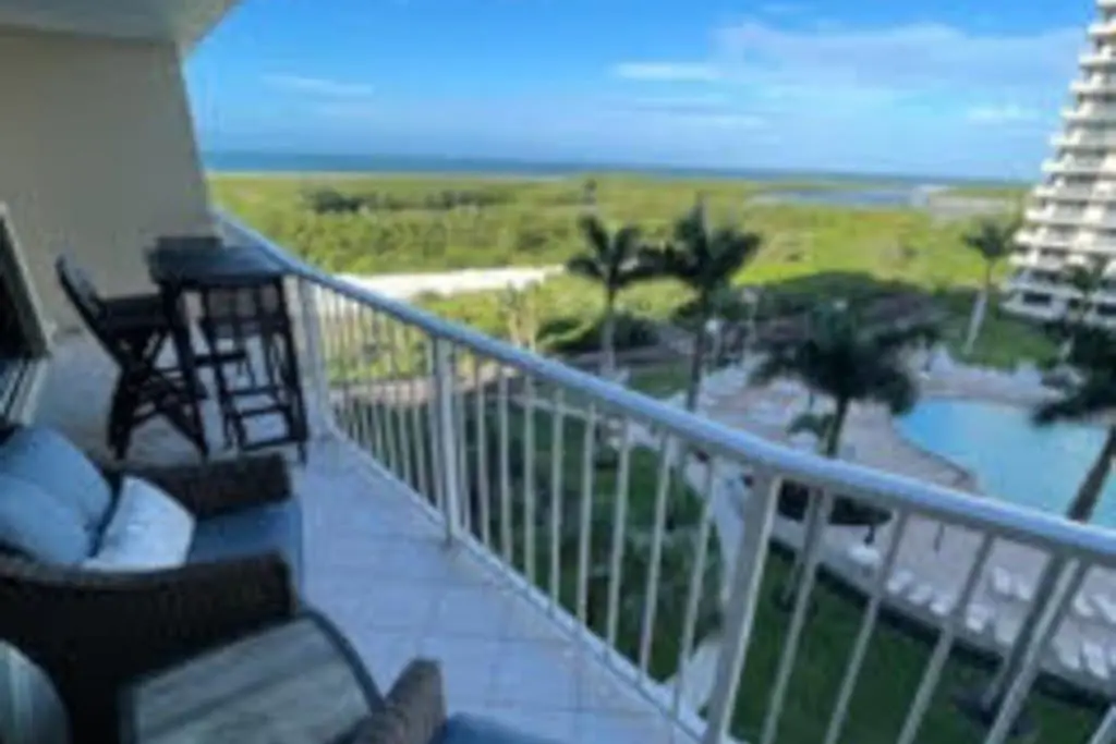 Fully Renovated - Seaview Suite