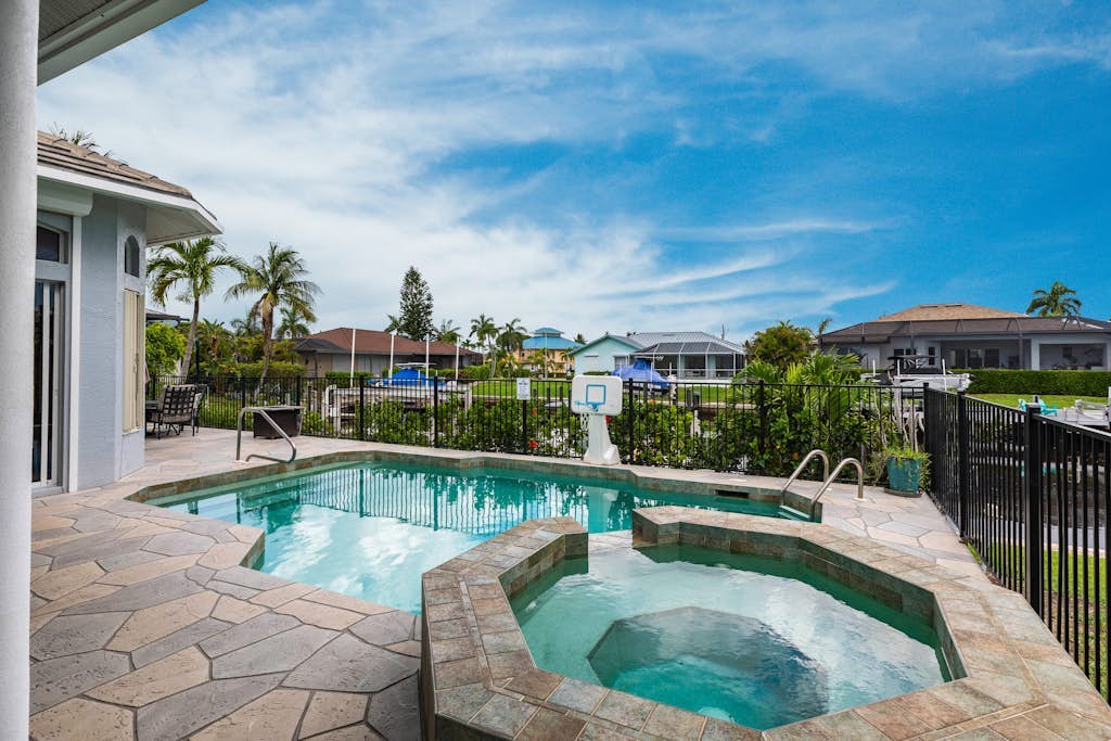 Luxurious, dog-friendly home waterfront with private pool/spa