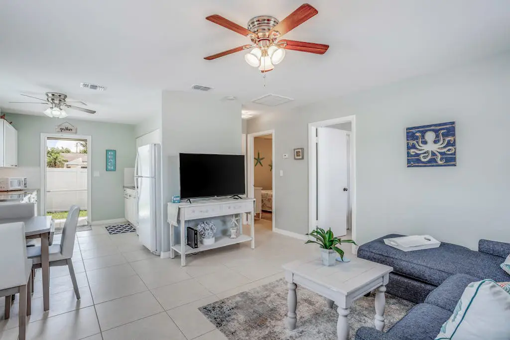 Sunny Downtown Bungalow