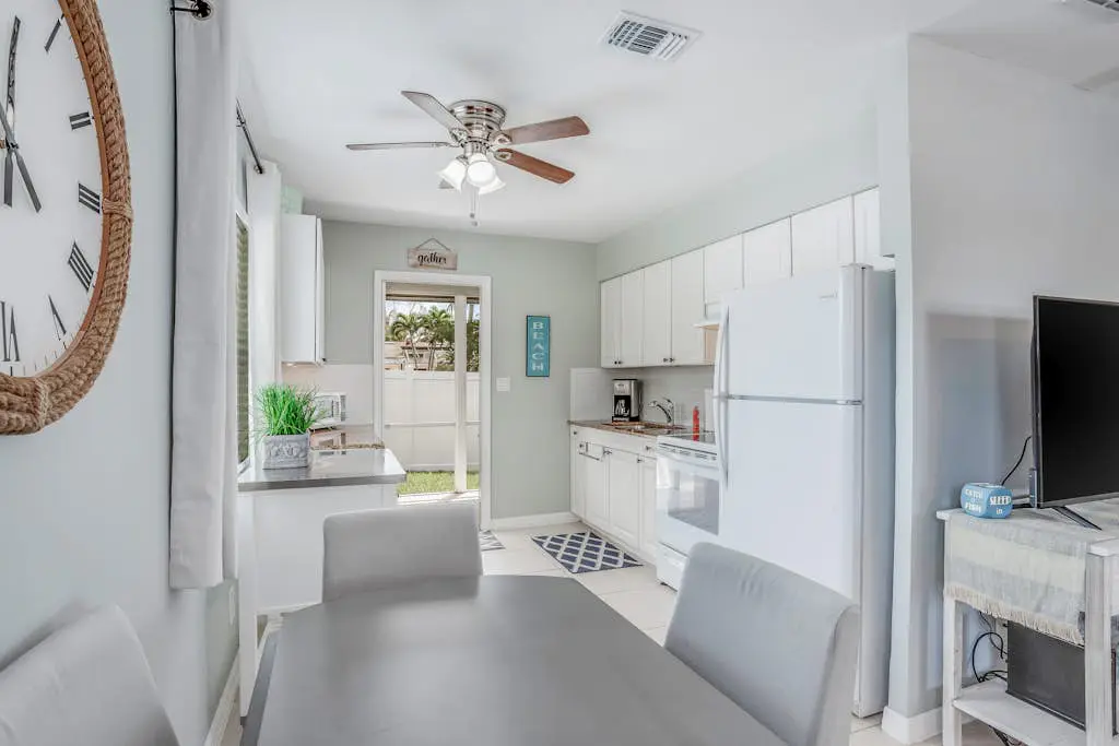 Sunny Downtown Bungalow