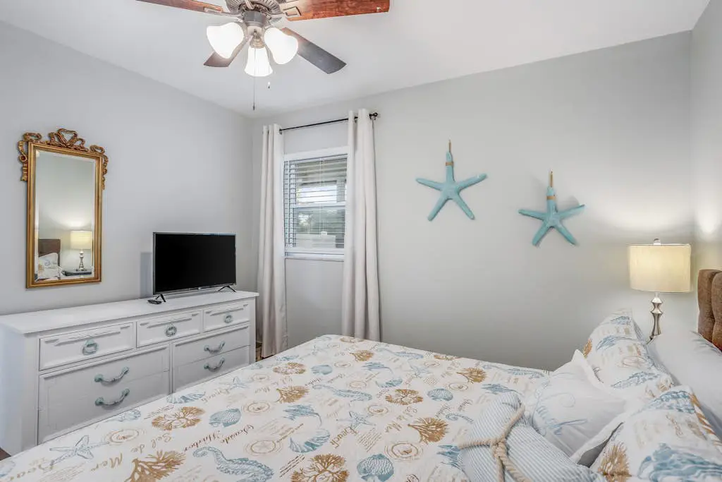 Sunny Downtown Bungalow