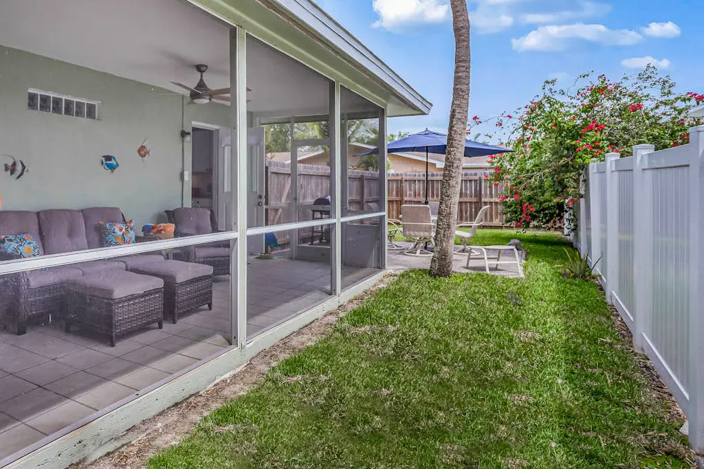 Sunny Downtown Bungalow