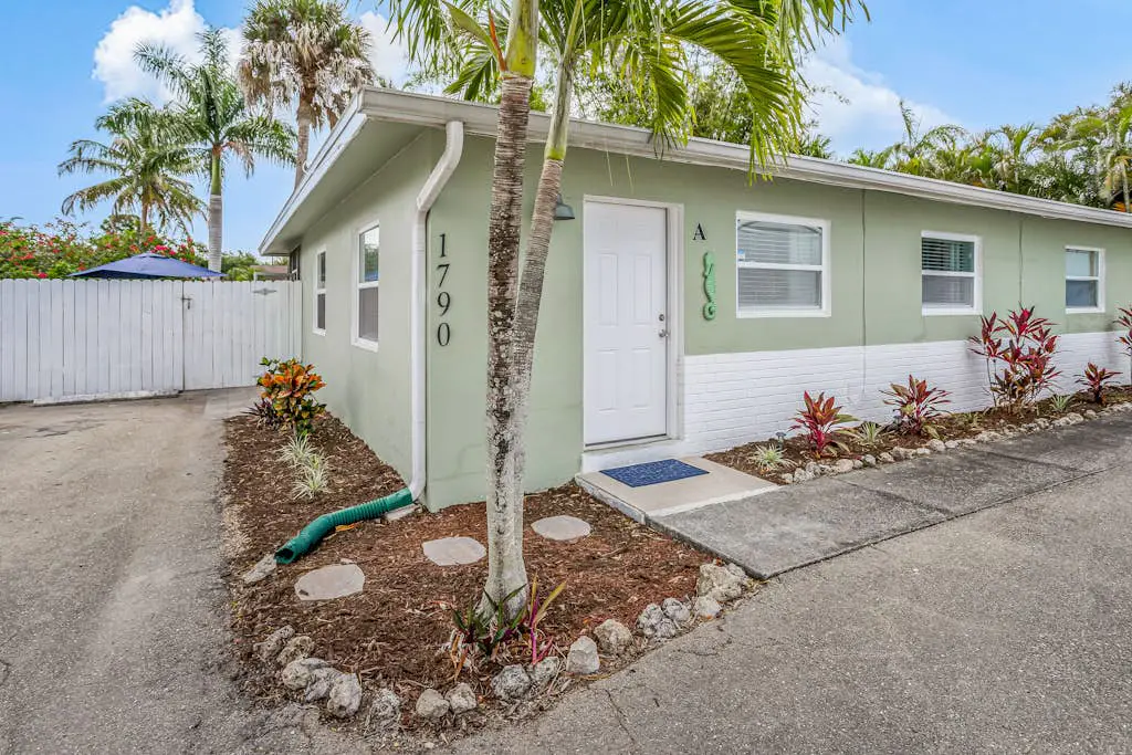Sunny Downtown Bungalow