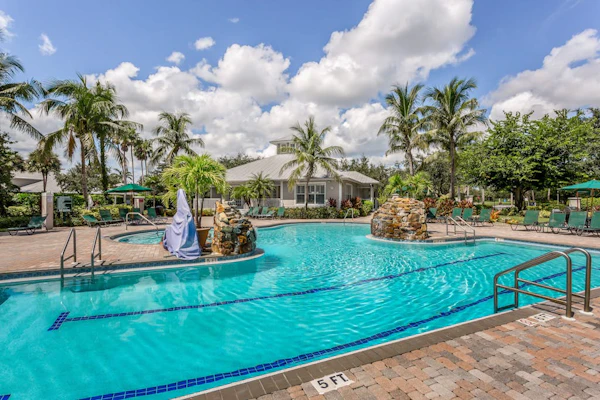 Family-friendly lakefront condo with pool, hot tub, and golf