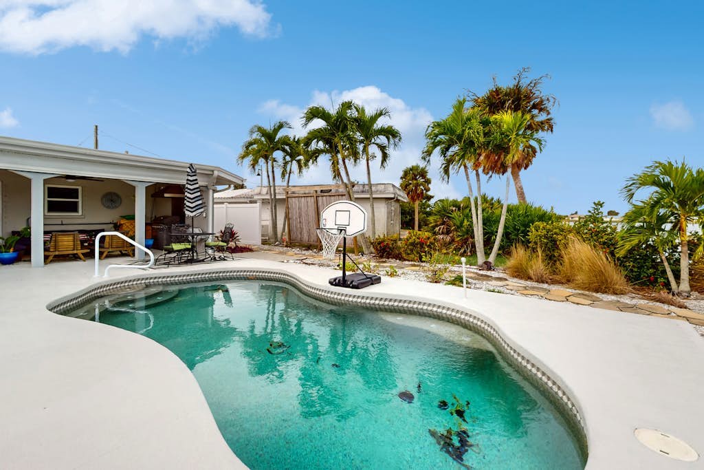 Waterfront Paradise: Heated Saltwater Pool, Private Dock, Snowbird-Friendly