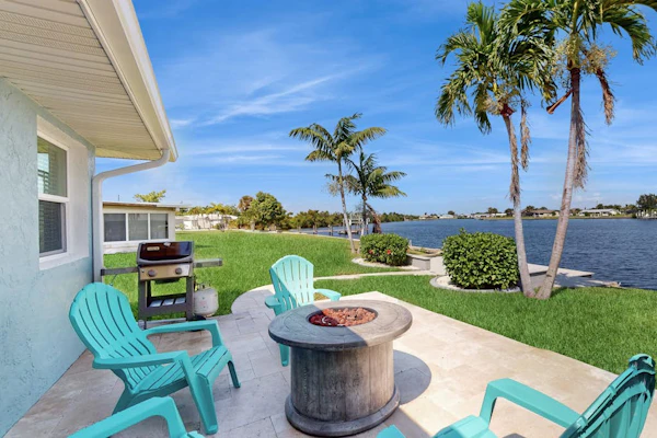 Ultimate Waterfront Getaway with 2 Private Docks, Pool, Free Waterpark Tickets