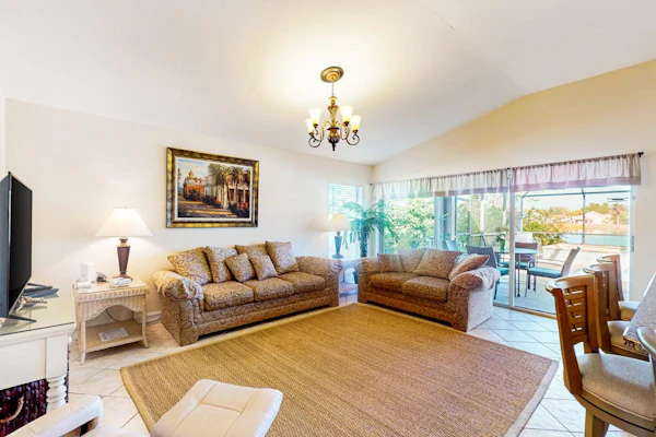 Beautiful Lakefront Home with Private Pool/Spa, Furnished Lanai, Grill, & WiFi