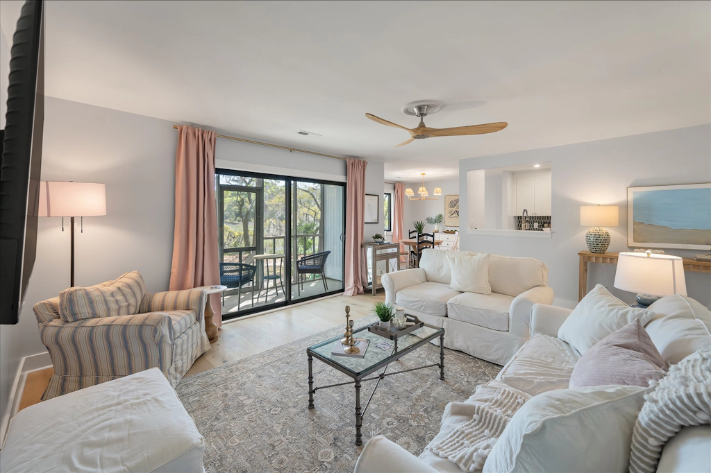 Modern, Dog-Friendly Marsh Retreat