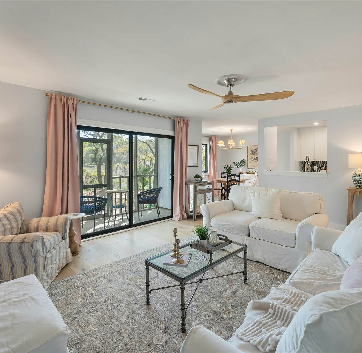 Modern, Dog-Friendly Marsh Retreat
