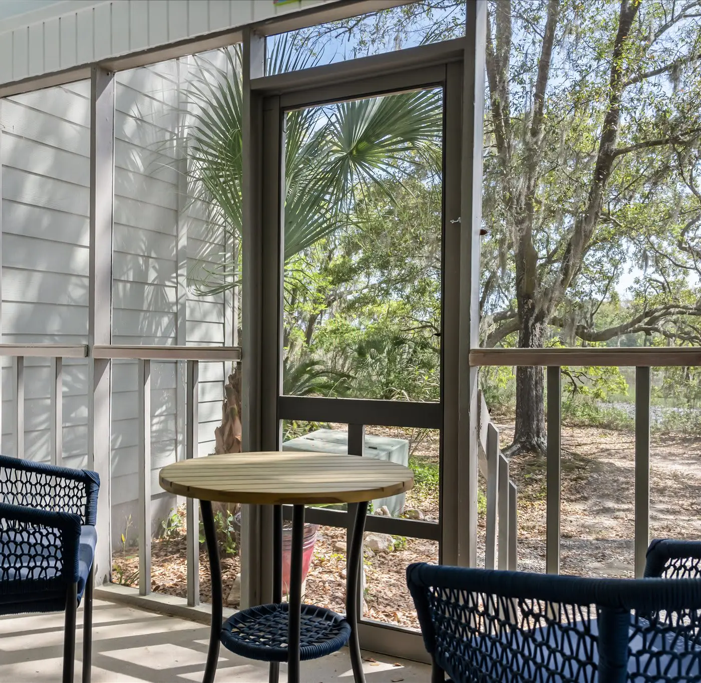 Modern, Dog-Friendly Marsh Retreat