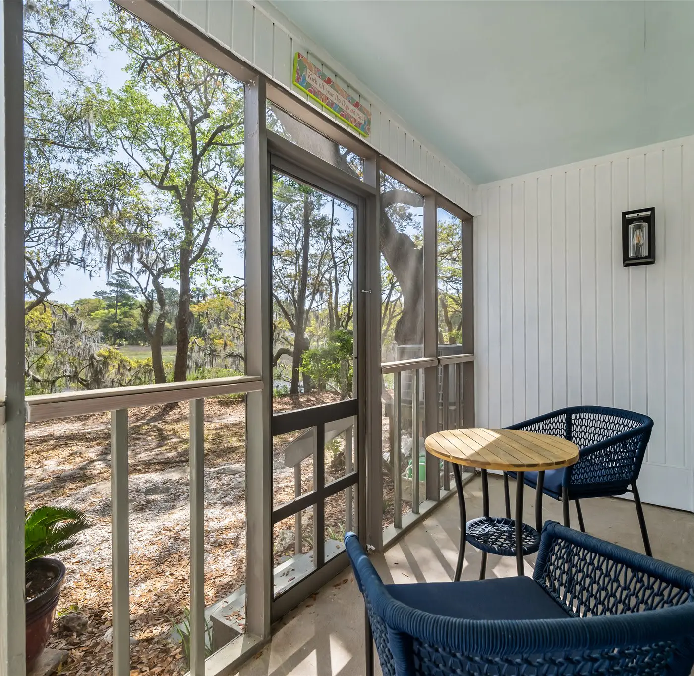 Modern, Dog-Friendly Marsh Retreat