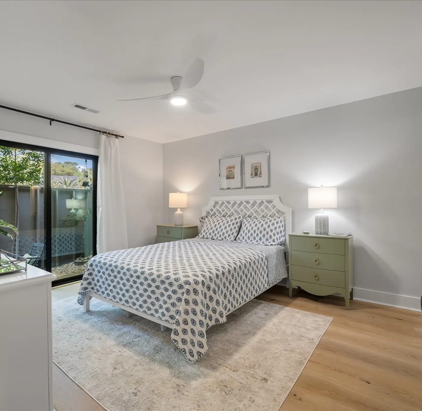 Modern, Dog-Friendly Marsh Retreat