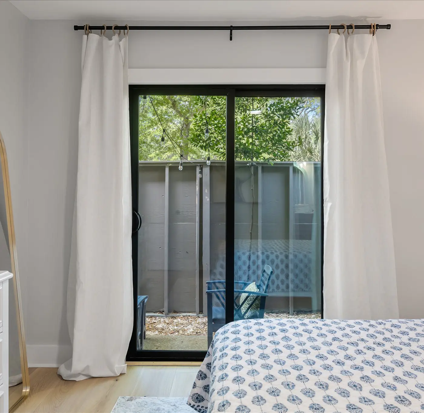 Modern, Dog-Friendly Marsh Retreat