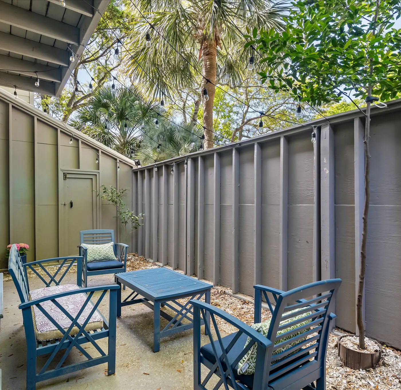 Modern, Dog-Friendly Marsh Retreat