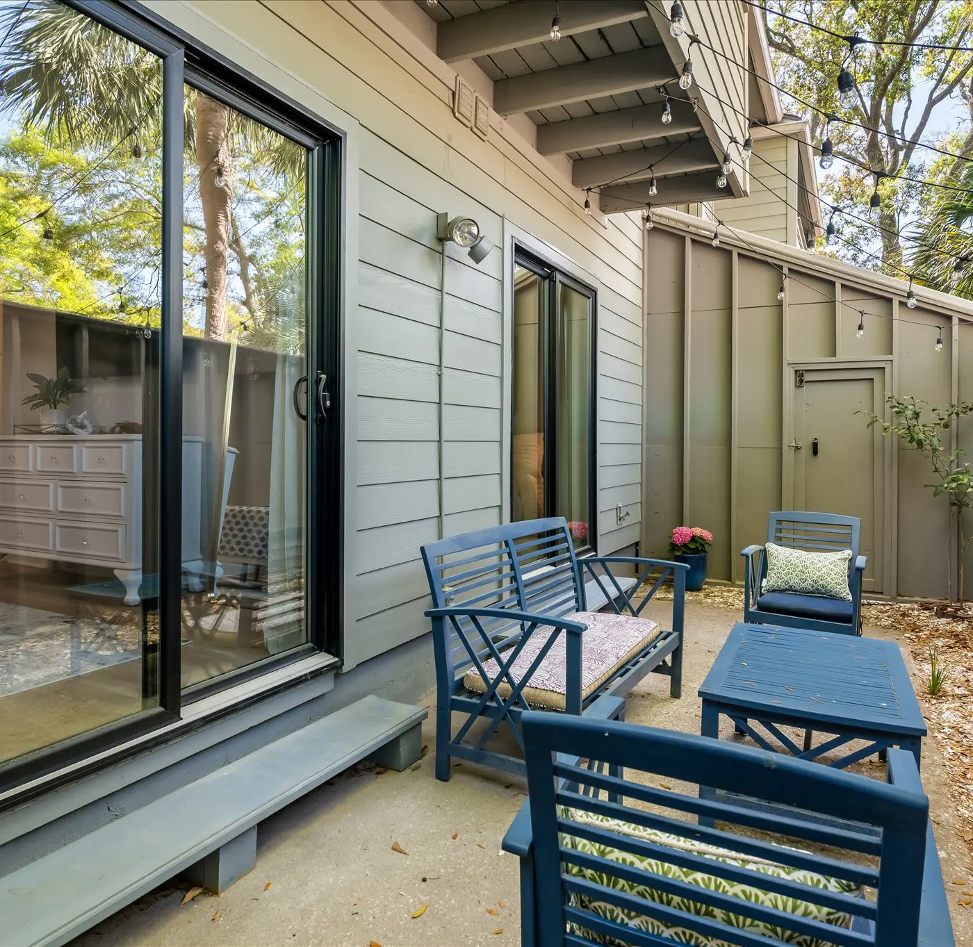 Modern, Dog-Friendly Marsh Retreat