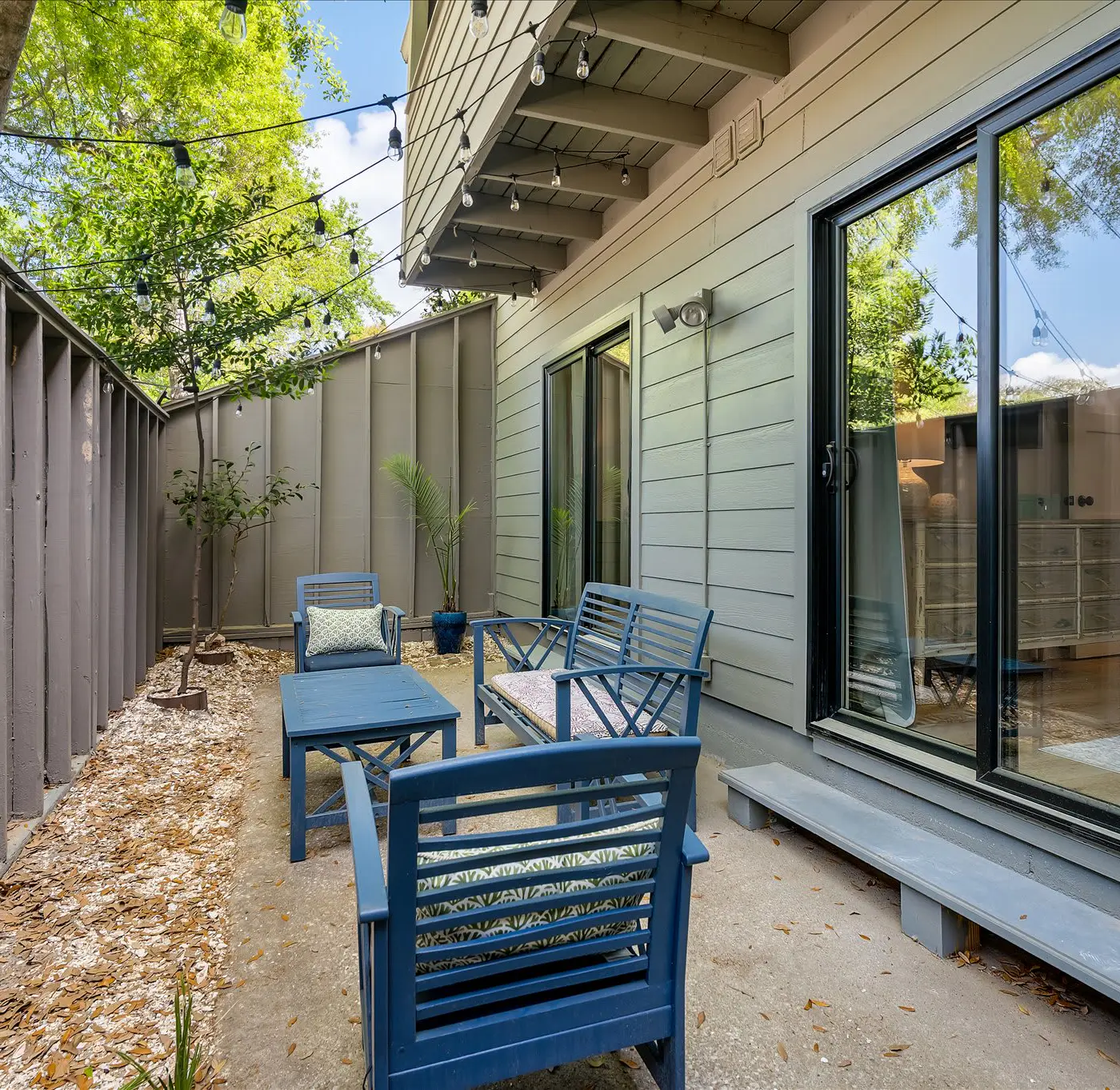 Modern, Dog-Friendly Marsh Retreat