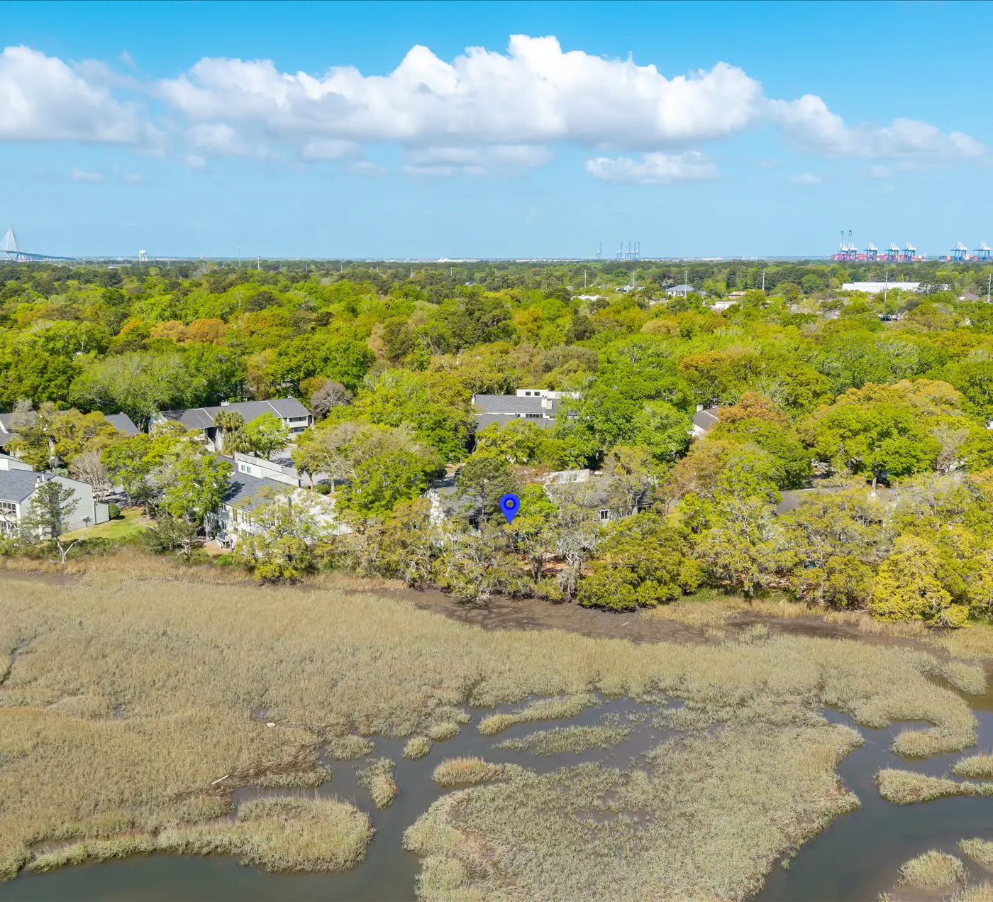 Modern, Dog-Friendly Marsh Retreat