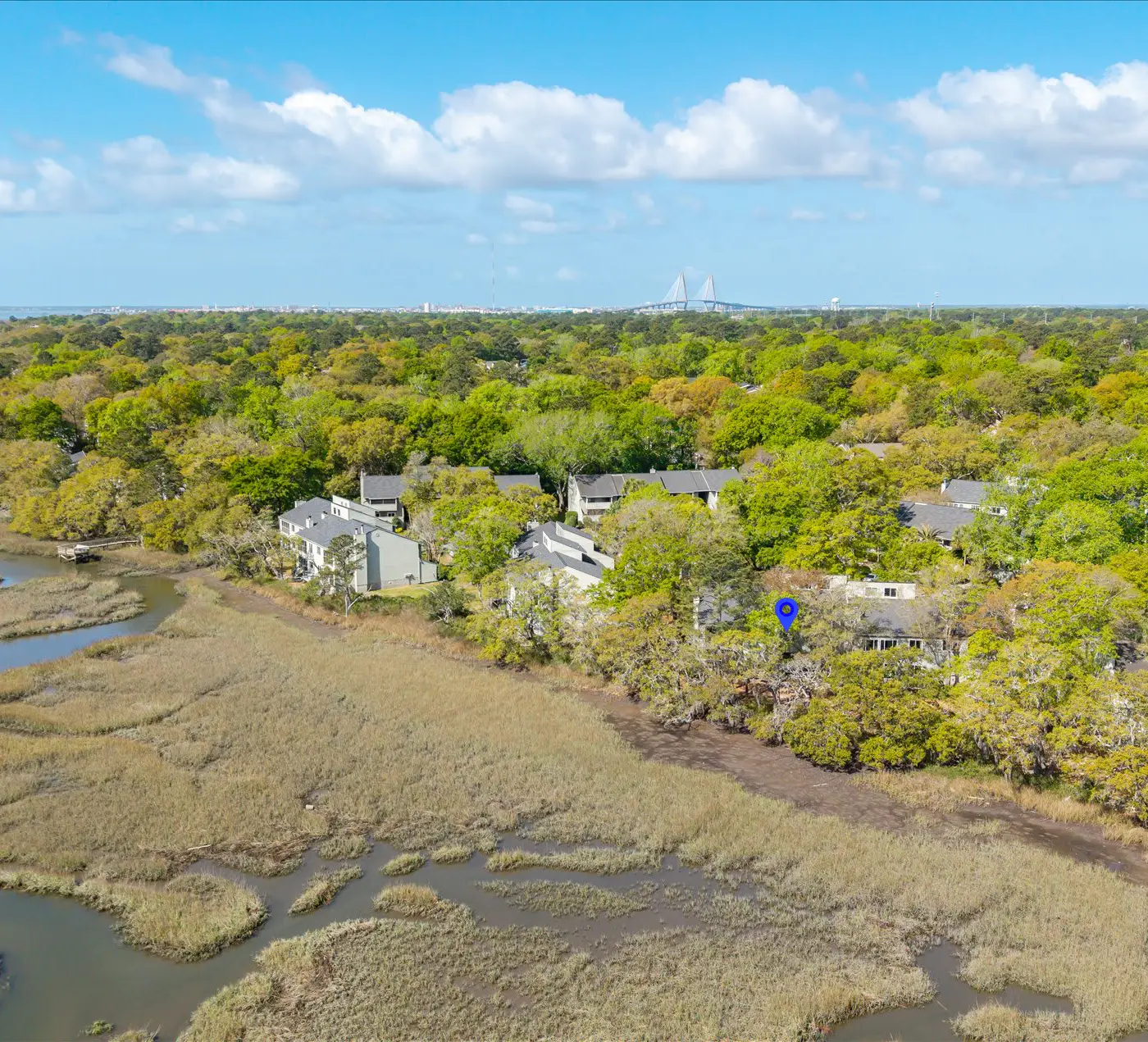 Modern, Dog-Friendly Marsh Retreat