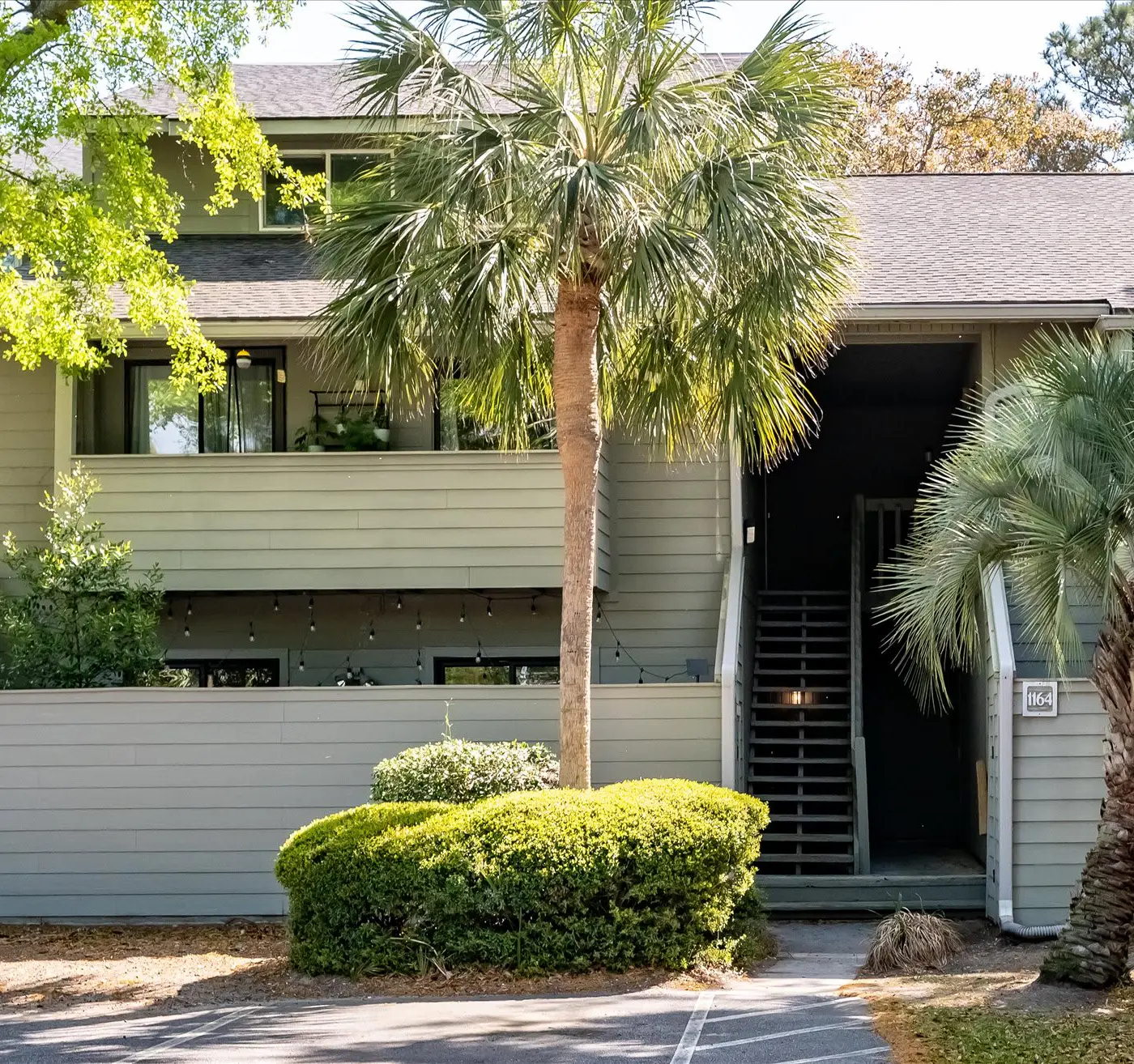 Modern, Dog-Friendly Marsh Retreat
