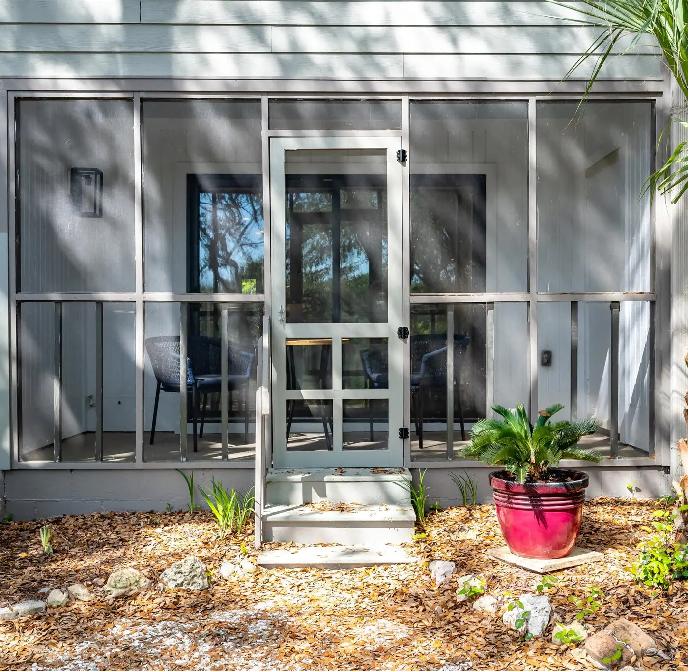 Modern, Dog-Friendly Marsh Retreat