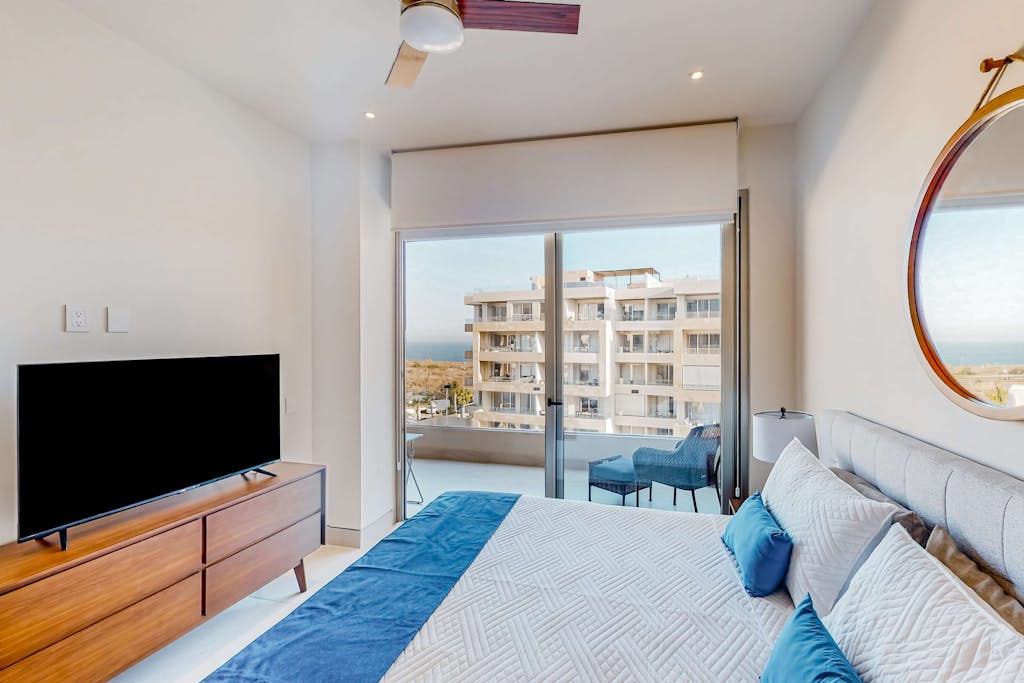 Stunning 2 BR - Pool - Awesome amenities