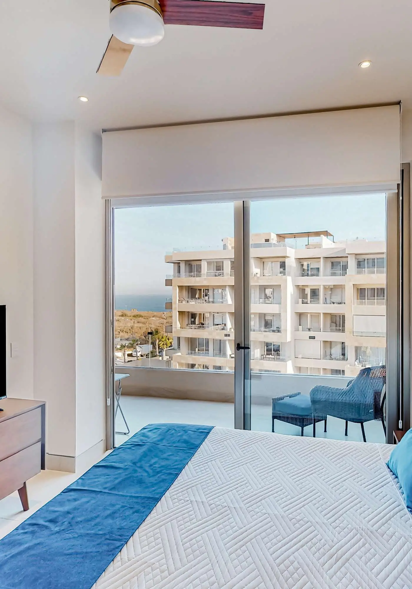 Stunning 2 BR - Pool - Awesome amenities